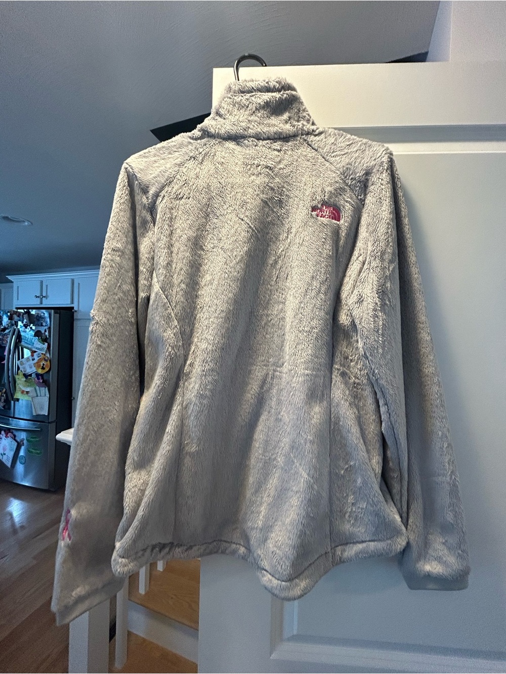 The North Face Women's Light Gray Plush Full-Zip Jacket for Breast Cancer - Picture 6 of 7